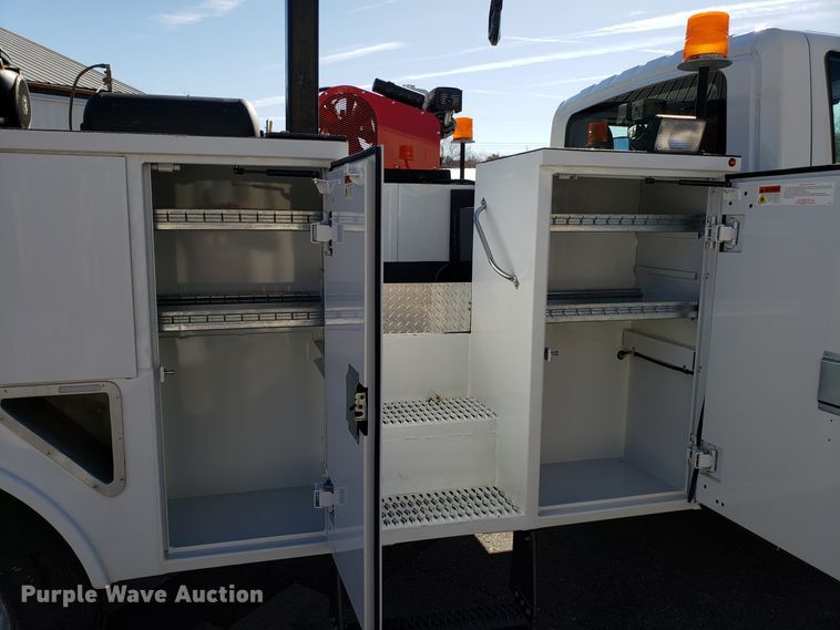 image for item FW9571 2013 International 4300 service truck with crane