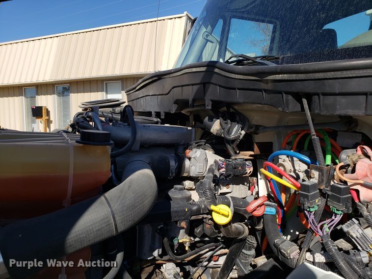 image for item FW9571 2013 International 4300 service truck with crane