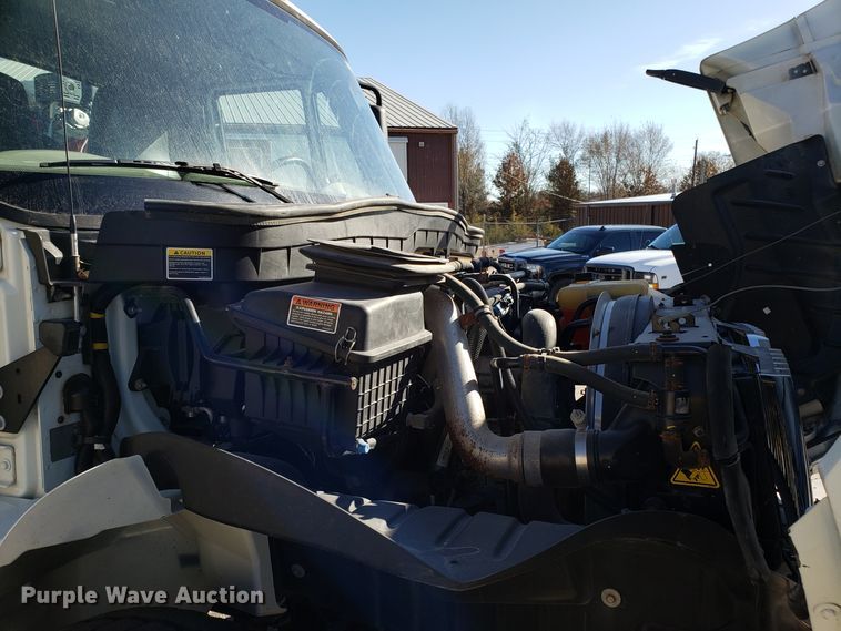 image for item FW9571 2013 International 4300 service truck with crane