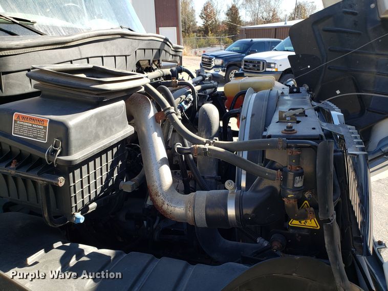 image for item FW9571 2013 International 4300 service truck with crane