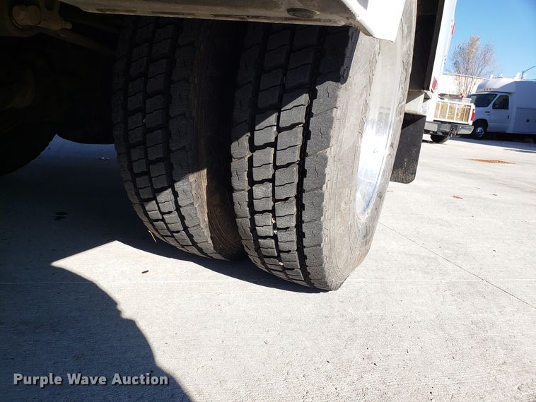 image for item FW9571 2013 International 4300 service truck with crane