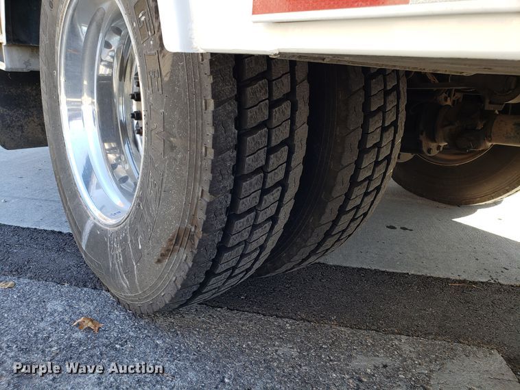 image for item FW9571 2013 International 4300 service truck with crane