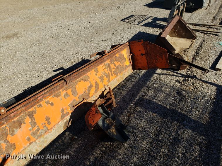 image for item FW9576 Henderson tailgate speader