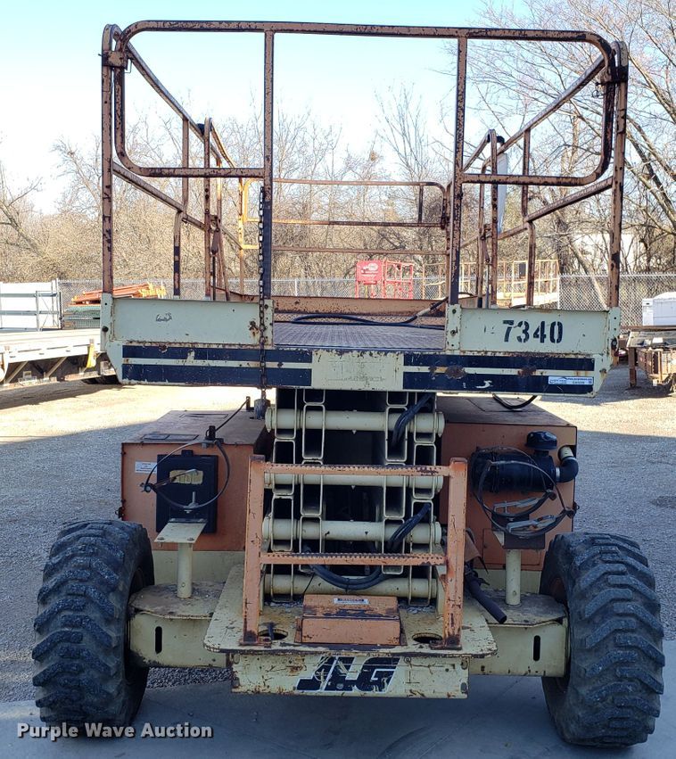 image for item GA9299 1996 JLG 33RTS scissor lift