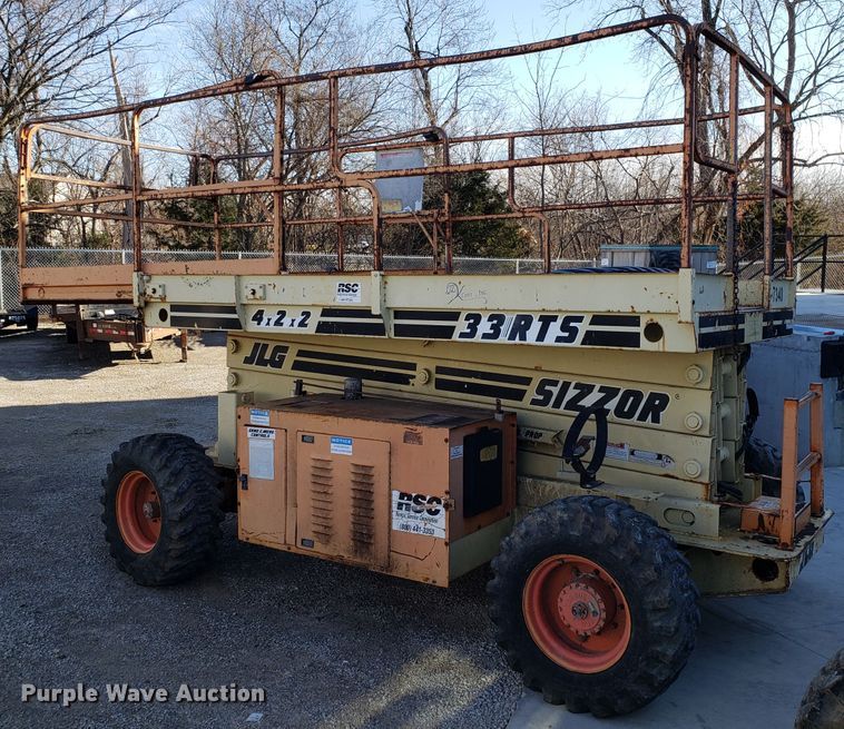 image for item GA9299 1996 JLG 33RTS scissor lift