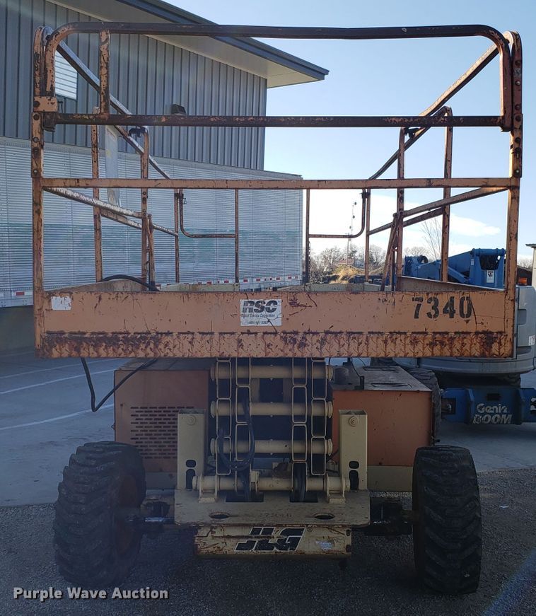 image for item GA9299 1996 JLG 33RTS scissor lift