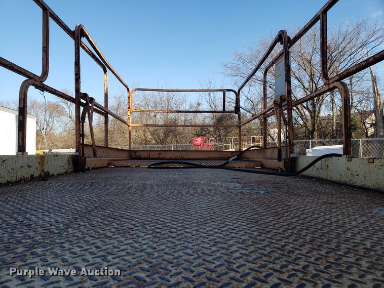 image for item GA9299 1996 JLG 33RTS scissor lift