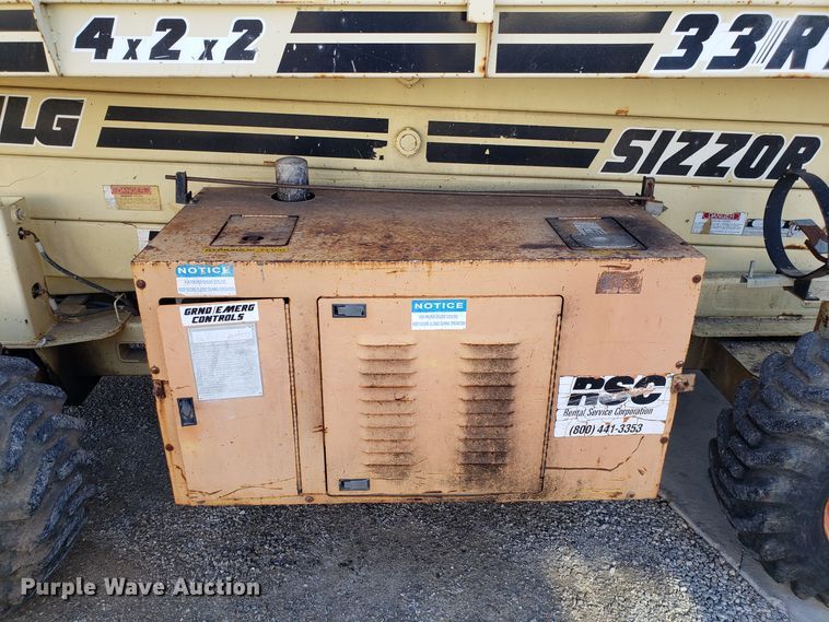 image for item GA9299 1996 JLG 33RTS scissor lift