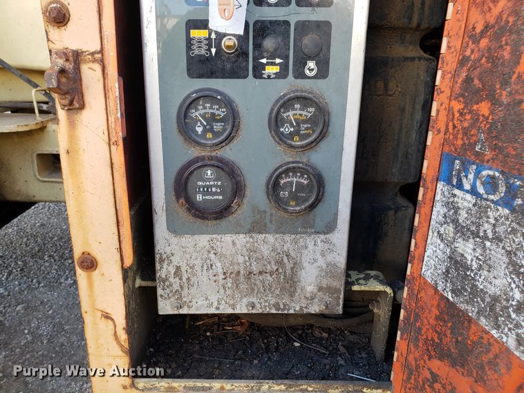 image for item GA9299 1996 JLG 33RTS scissor lift