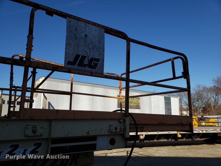 image for item GA9299 1996 JLG 33RTS scissor lift