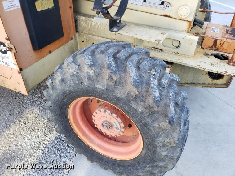 image for item GA9299 1996 JLG 33RTS scissor lift