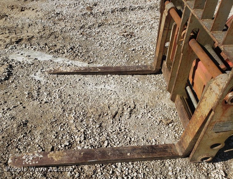 image for item GA9305 1998 Manitou MVT 1340L telehandler