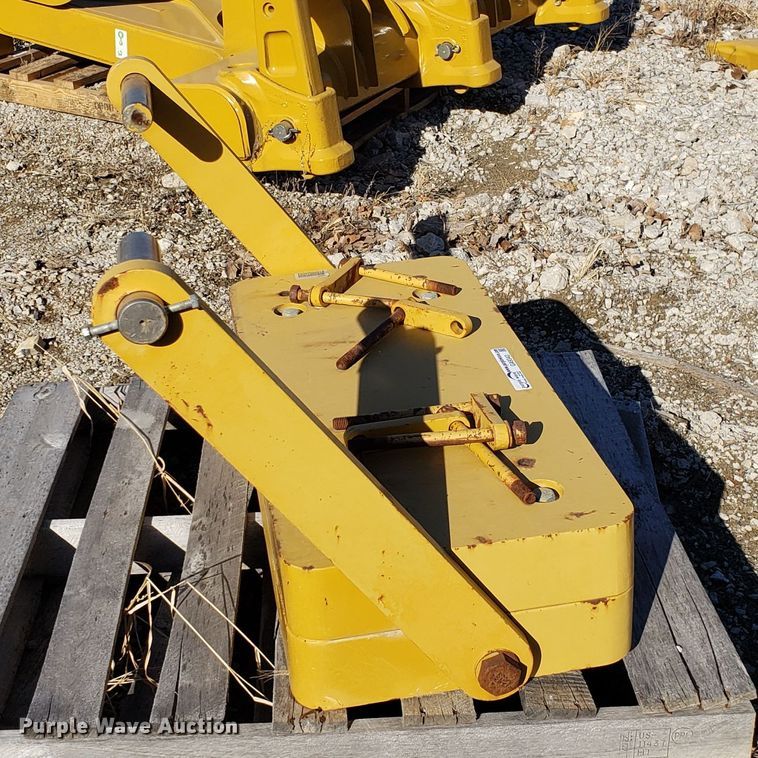 caterpillar-d6t-dozer-counter-weight-in-kansas-city-mo-item-ga9343