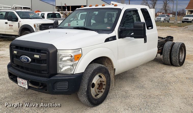 image for item GA9353 2011 Ford F350 Super Duty SuperCab pickup truck chassis