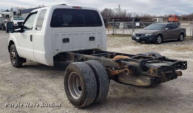 image for item GA9353 2011 Ford F350 Super Duty SuperCab pickup truck chassis