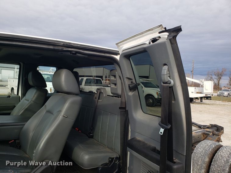 image for item GA9353 2011 Ford F350 Super Duty SuperCab pickup truck chassis