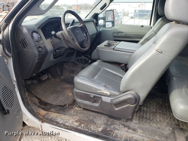 image for item GA9353 2011 Ford F350 Super Duty SuperCab pickup truck chassis