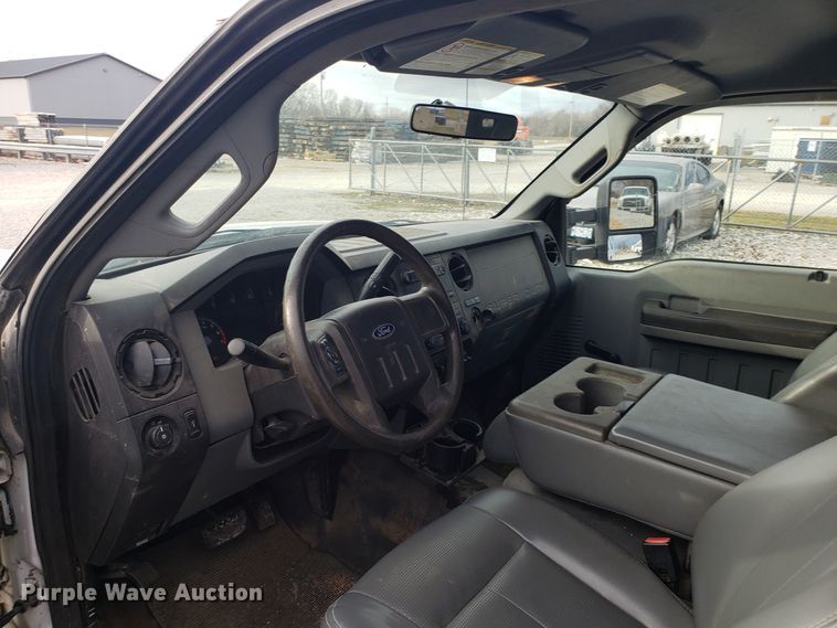 image for item GA9353 2011 Ford F350 Super Duty SuperCab pickup truck chassis