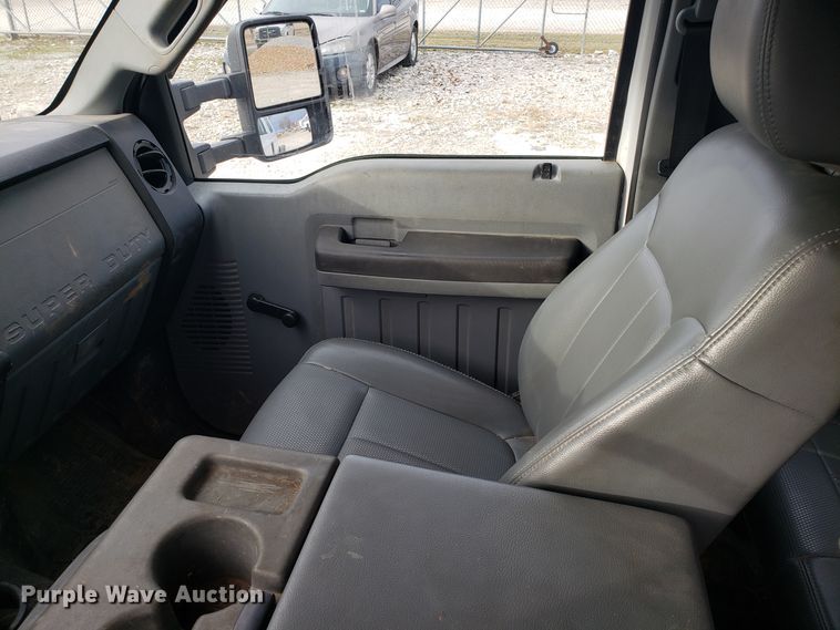 image for item GA9353 2011 Ford F350 Super Duty SuperCab pickup truck chassis