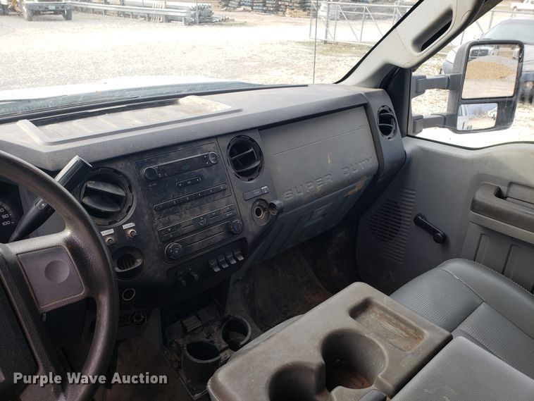 image for item GA9353 2011 Ford F350 Super Duty SuperCab pickup truck chassis