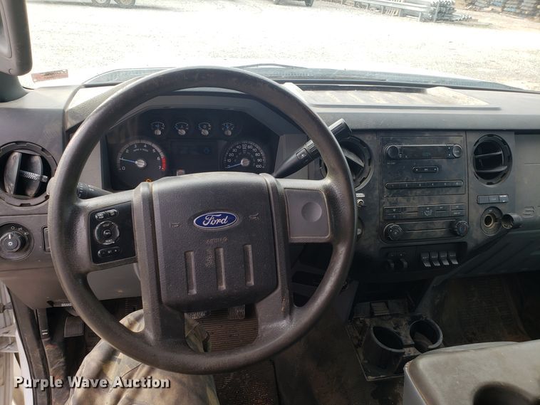 image for item GA9353 2011 Ford F350 Super Duty SuperCab pickup truck chassis