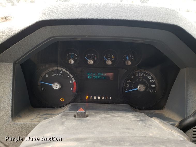 image for item GA9353 2011 Ford F350 Super Duty SuperCab pickup truck chassis