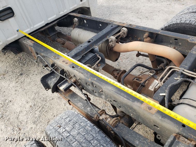 image for item GA9353 2011 Ford F350 Super Duty SuperCab pickup truck chassis