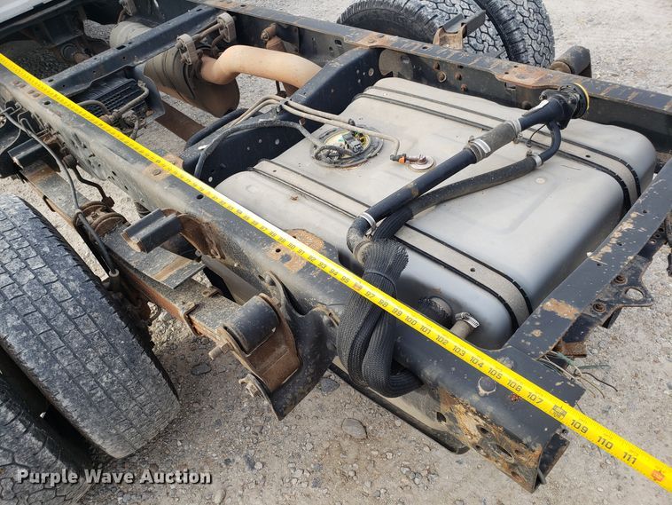 image for item GA9353 2011 Ford F350 Super Duty SuperCab pickup truck chassis