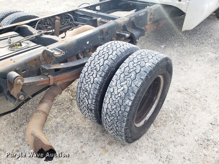 image for item GA9353 2011 Ford F350 Super Duty SuperCab pickup truck chassis