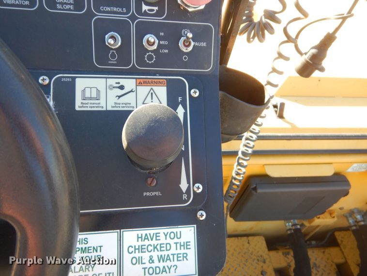 image for item GB9541 Weiler P385 paver