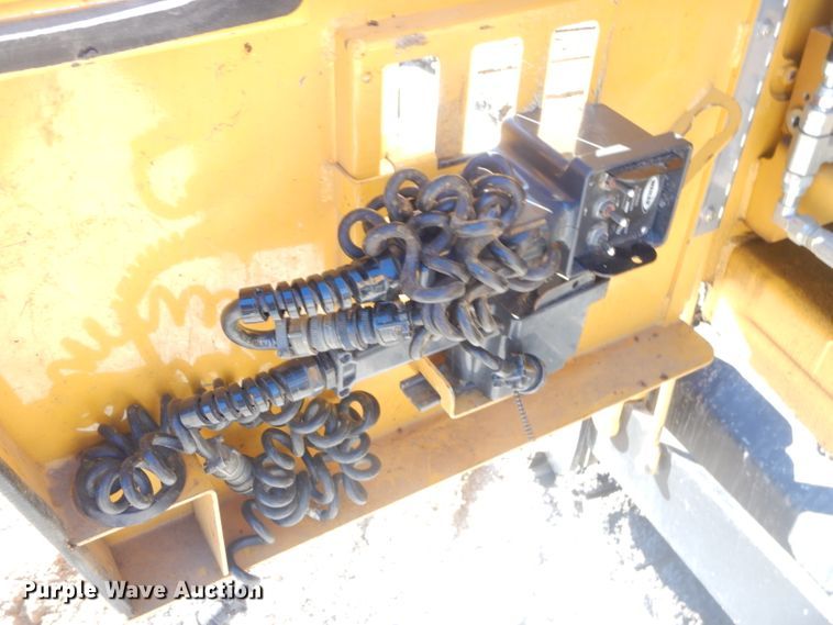 image for item GB9541 Weiler P385 paver