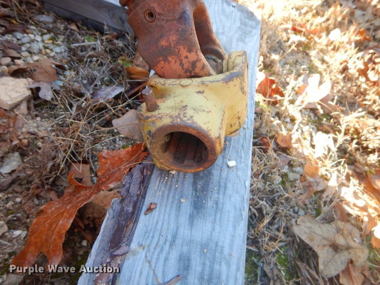 image for item GB9547 Kuhn EL32 tiller