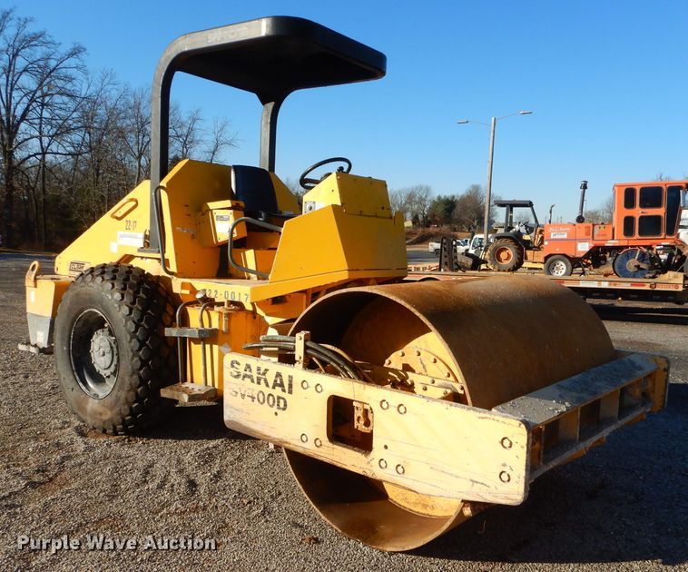 image for item GB9556 Sakai SX400D single drum vibratory roller