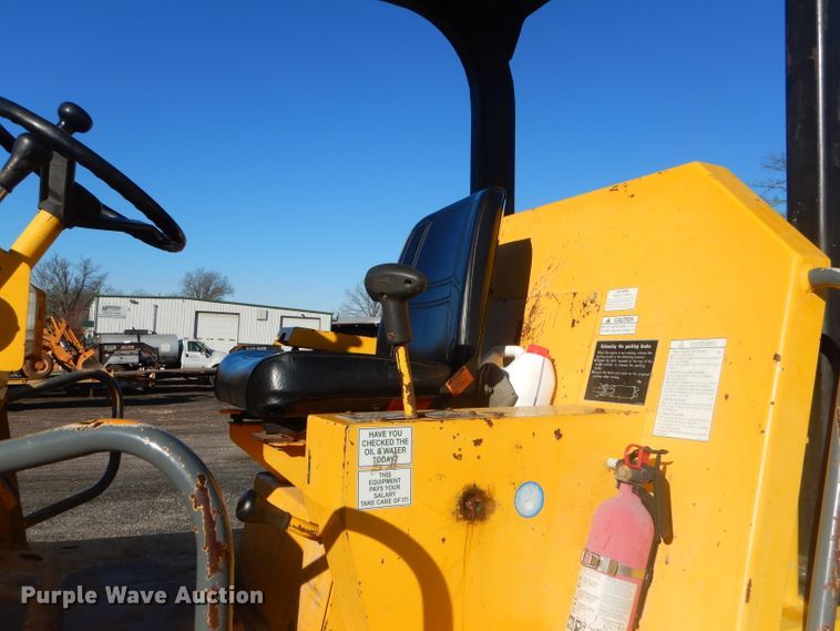 image for item GB9556 Sakai SX400D single drum vibratory roller