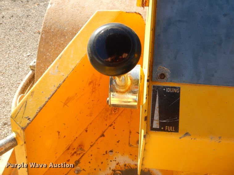 image for item GB9556 Sakai SX400D single drum vibratory roller