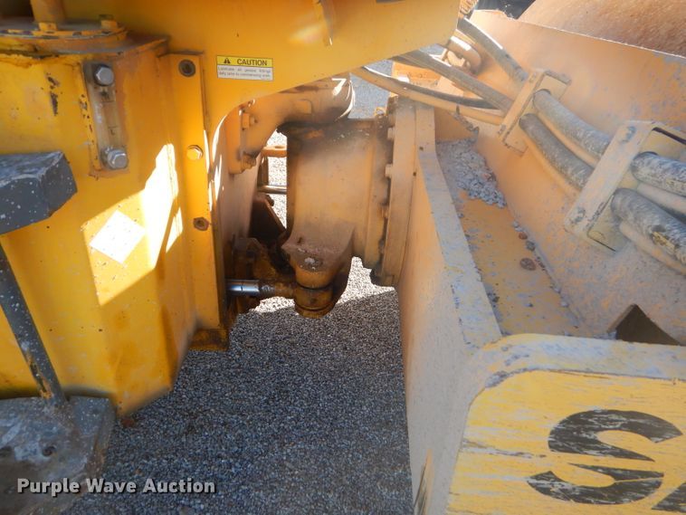 image for item GB9556 Sakai SX400D single drum vibratory roller