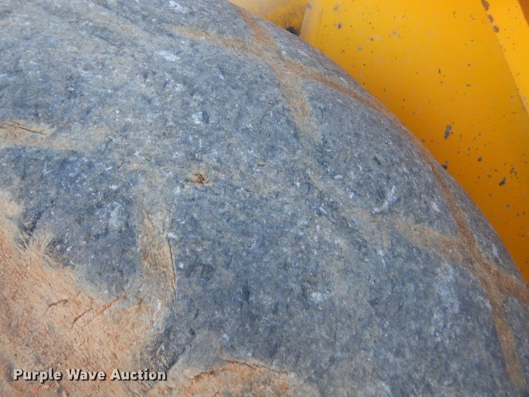 image for item GB9556 Sakai SX400D single drum vibratory roller