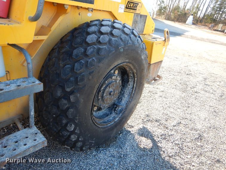 image for item GB9556 Sakai SX400D single drum vibratory roller