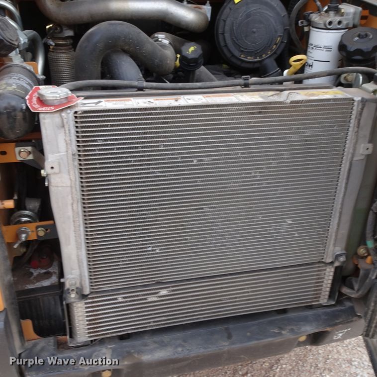 image for item GC9121 2017 Case TR310 skid steer