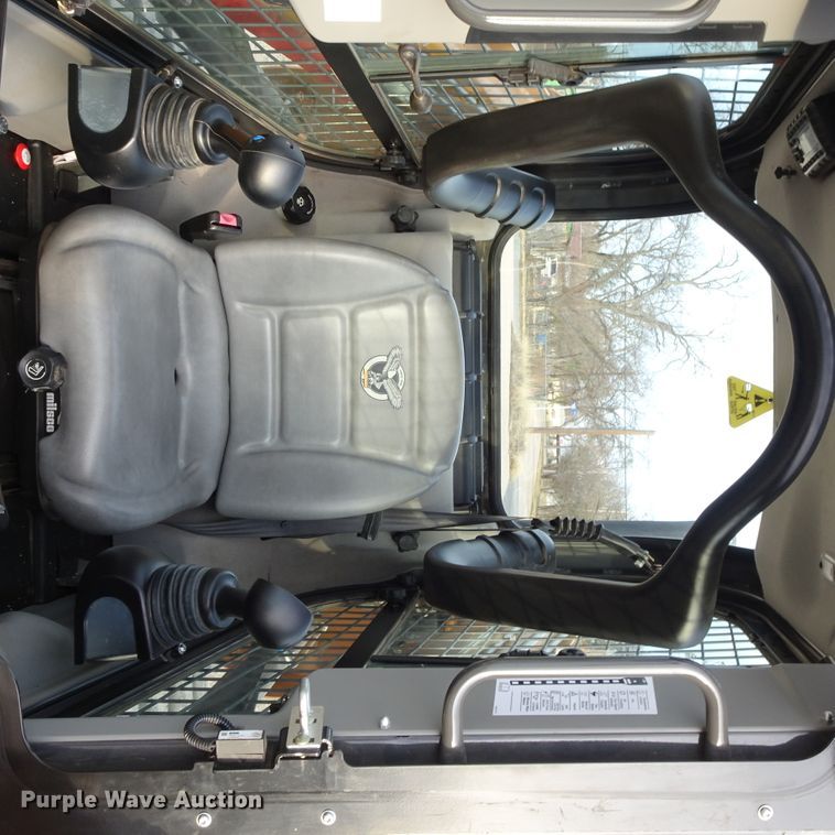 image for item GC9121 2017 Case TR310 skid steer