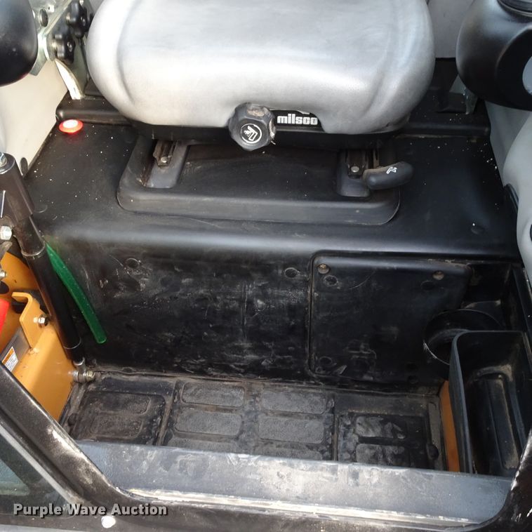 image for item GC9121 2017 Case TR310 skid steer