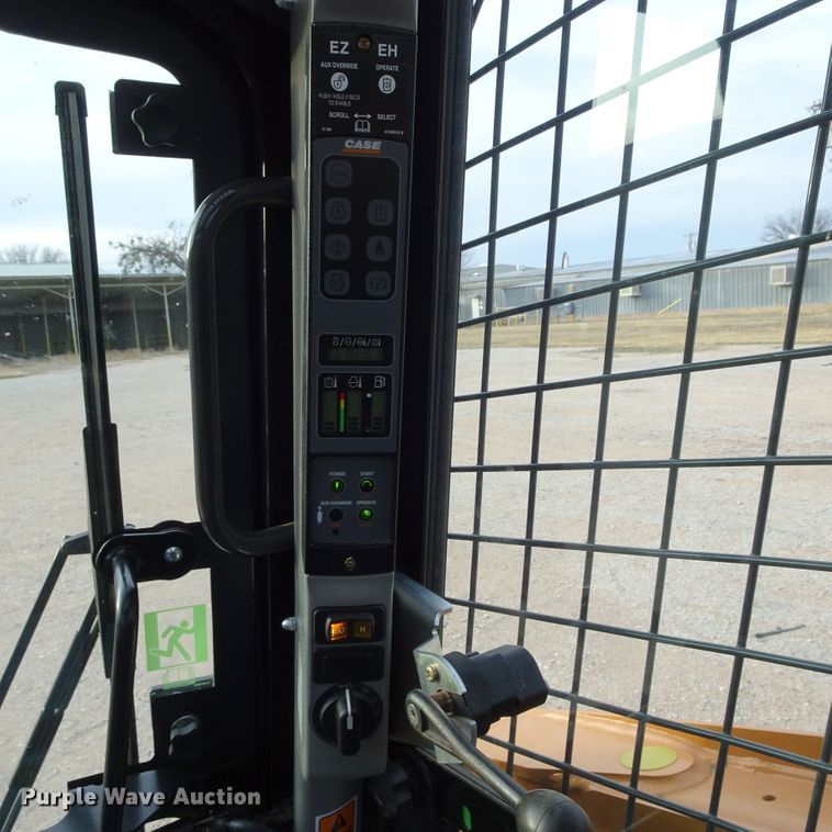 image for item GC9121 2017 Case TR310 skid steer