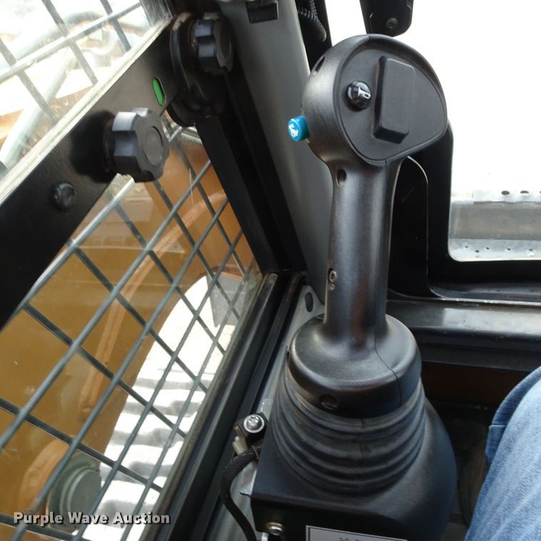 image for item GC9121 2017 Case TR310 skid steer