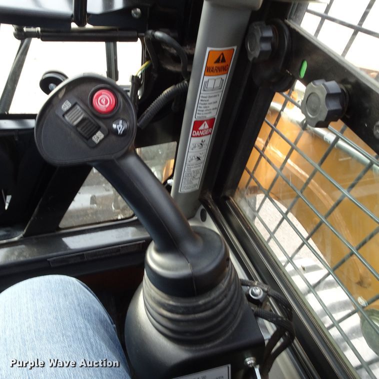 image for item GC9121 2017 Case TR310 skid steer