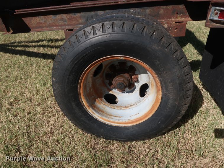 image for item GD9759 Hayes 10000 pole trailer