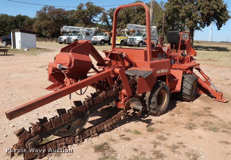 image for item GD9763 1993 Ditch Witch 5110DD trencher