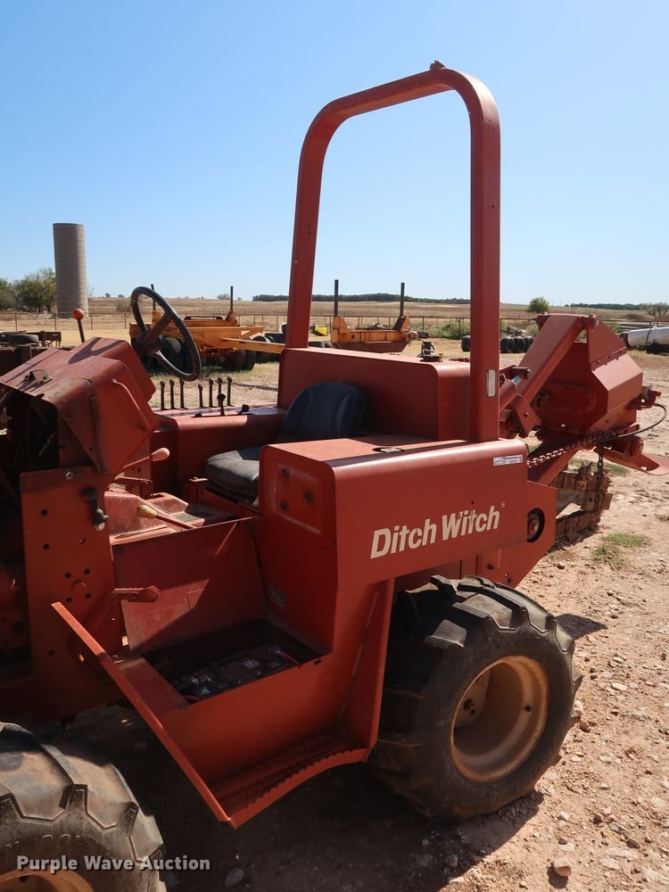 image for item GD9763 1993 Ditch Witch 5110DD trencher