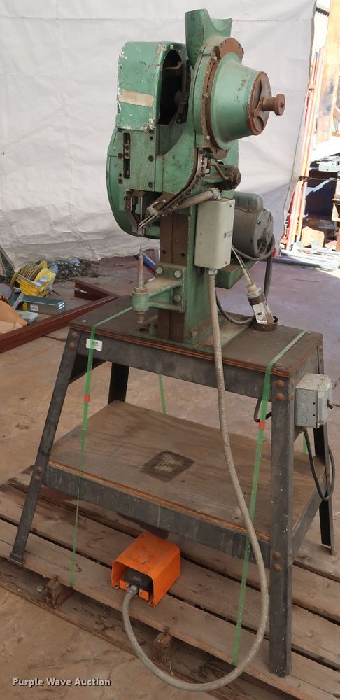 image for item GD9825 Chicago rivet machine