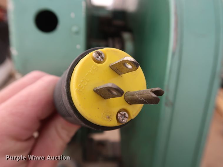 image for item GD9825 Chicago rivet machine