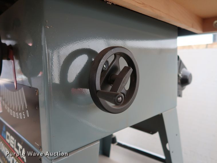 image for item GD9827 Delta Series 2000 table saw